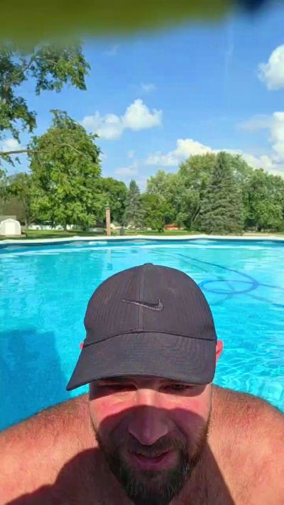 cuttdog2 live cam on Cam4