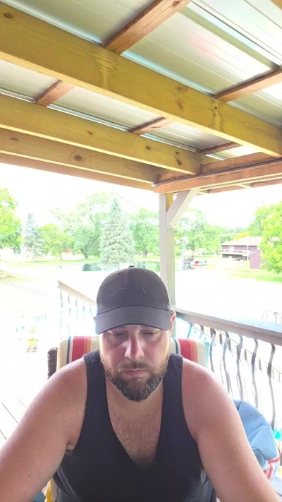 cuttdog2 live cam on Cam4