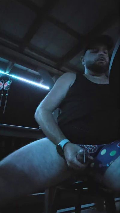 cuttdog2 live cam on Cam4