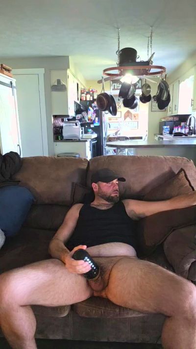 cuttdog2 live cam on Cam4