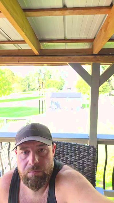 cuttdog2 live cam on Cam4