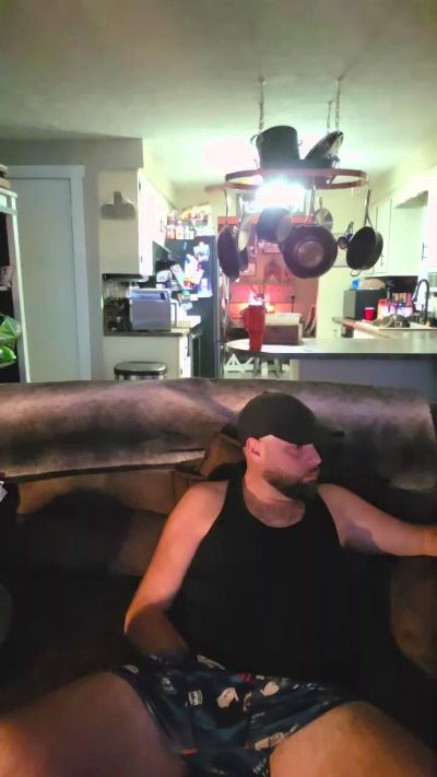 cuttdog2 live cam on Cam4