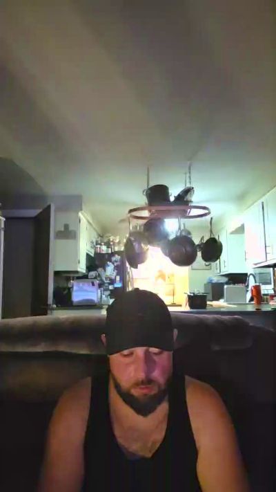cuttdog2 live cam on Cam4