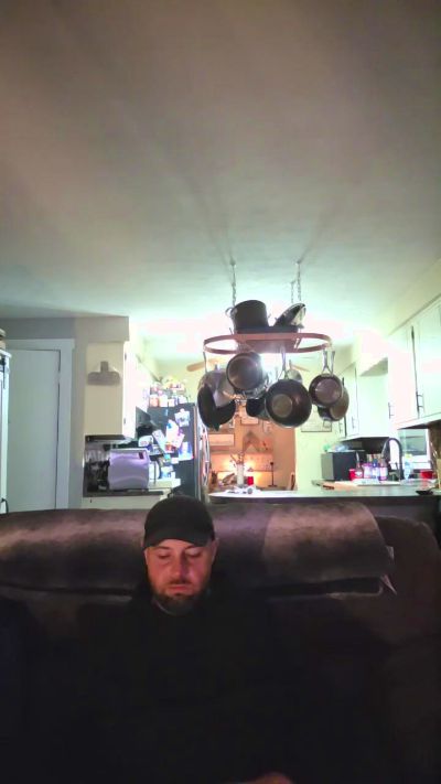 cuttdog2 live cam on Cam4