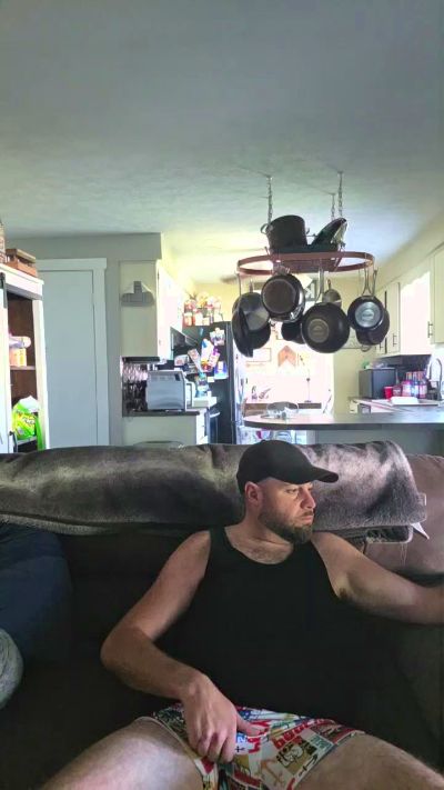 cuttdog2 live cam on Cam4