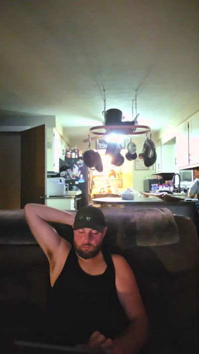 cuttdog2 live cam on Cam4
