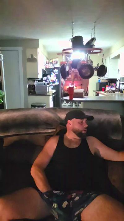 cuttdog2 live cam on Cam4