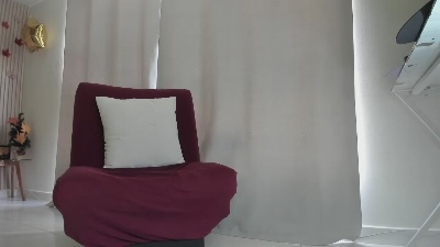 dalilasaenz1 live cam on Cam4