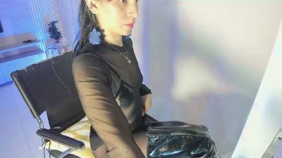 dalilasaenz1 live cam on Cam4