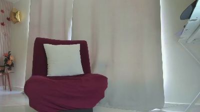 dalilasaenz1 live cam on Cam4