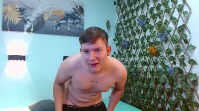damian_miller7 live cam on Cam4