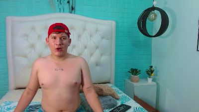 damian_miller7 live cam on Cam4