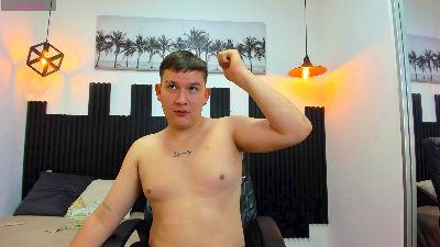 damian_miller7 live cam on Cam4