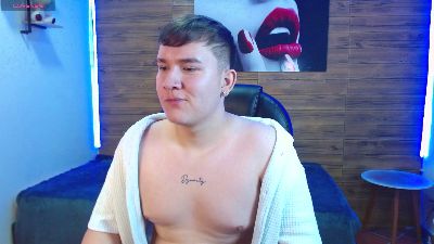 damian_miller7 live cam on Cam4