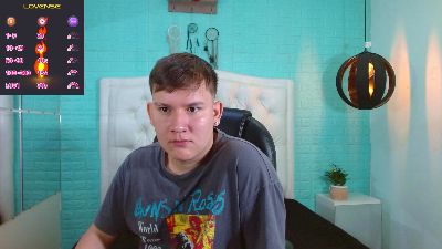 damian_miller7 live cam on Cam4