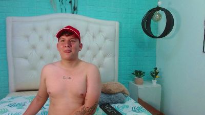 damian_miller7 live cam on Cam4