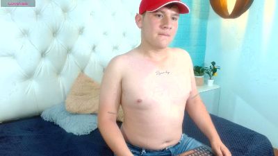 damian_miller7 live cam on Cam4