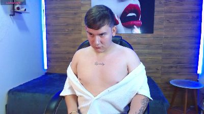 damian_miller7 live cam on Cam4
