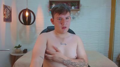 damian_miller7 live cam on Cam4