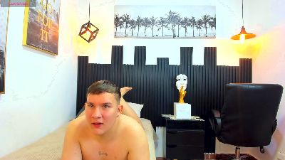 damian_miller7 live cam on Cam4