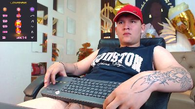 damian_miller7 live cam on Cam4