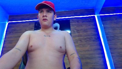 damian_miller7 live cam on Cam4