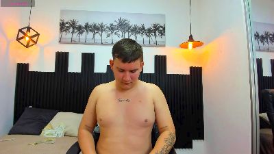 damian_miller7 live cam on Cam4