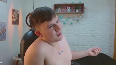damian_miller7 live cam on Cam4