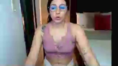 daniela_castroo live cam on Cam4