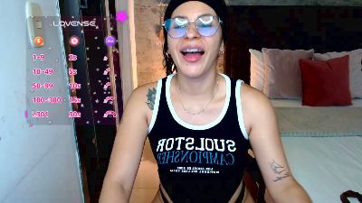 daniela_castroo live cam on Cam4