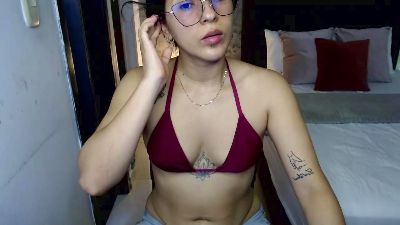 daniela_castroo live cam on Cam4