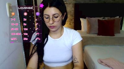 daniela_castroo live cam on Cam4