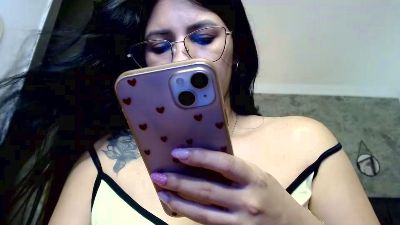 daniela_castroo live cam on Cam4