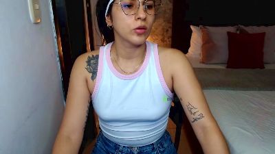 daniela_castroo live cam on Cam4