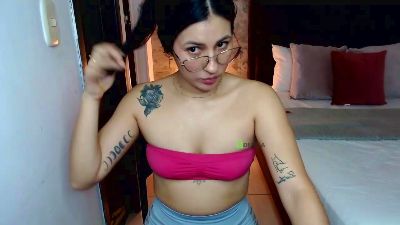 daniela_castroo live cam on Cam4