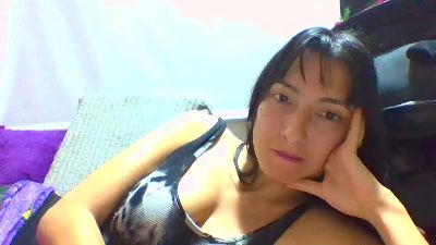daniela_mis live cam on Cam4