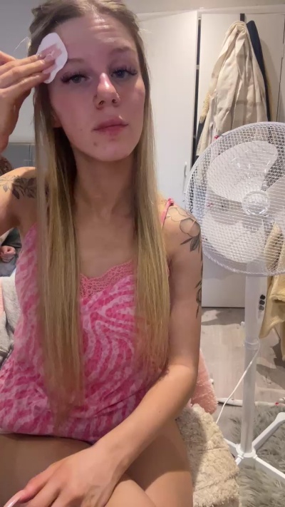 daniella85 live cam on Cam4