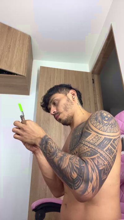 danterizzo_ live cam on Cam4