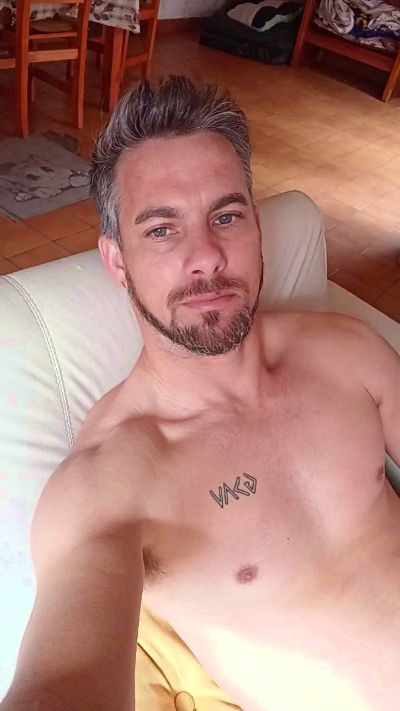 danthepiero live cam on Cam4
