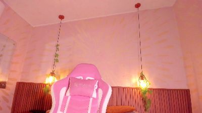 daphne_courtis live cam on Cam4