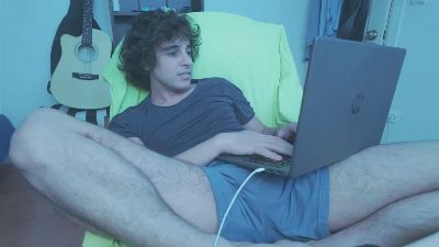 dariohere live cam on Cam4