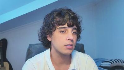 dariohere live cam on Cam4