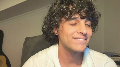 dariohere live cam on Cam4