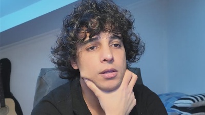 dariohere live cam on Cam4