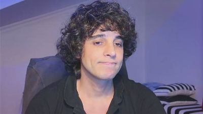 dariohere live cam on Cam4