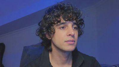 dariohere live cam on Cam4