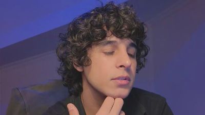 dariohere live cam on Cam4