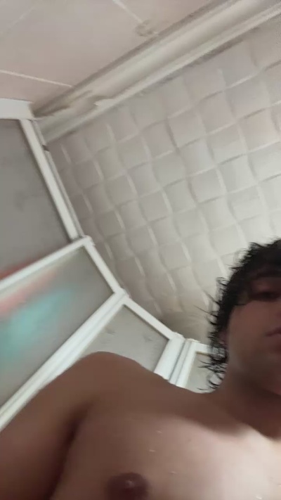 dariohere live cam on Cam4
