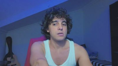 dariohere live cam on Cam4