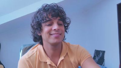 dariohere live cam on Cam4
